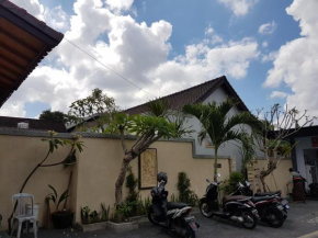 Гостиница Nyoman Guest House  North Kuta